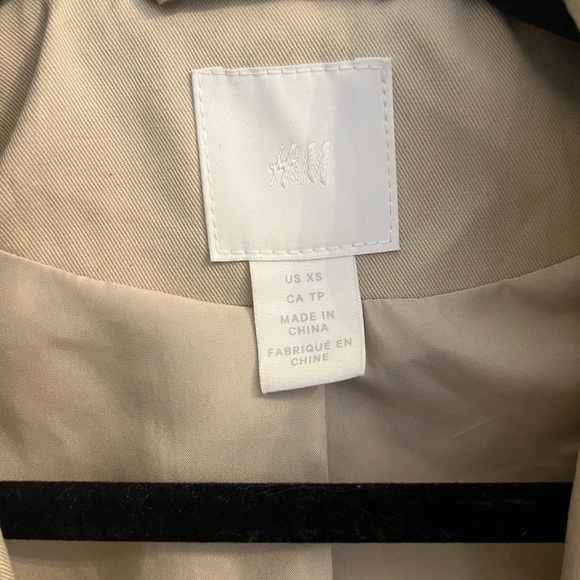 H&M Oversized, Waist Crop Trench, XS - Picture 2 of 5